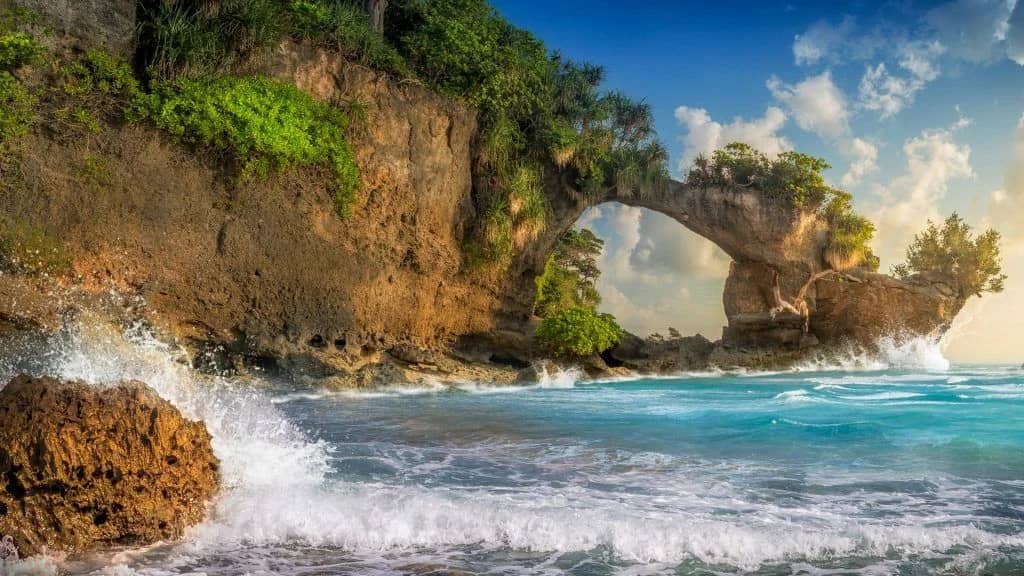 Natural Bridge (Howrah Bridge)